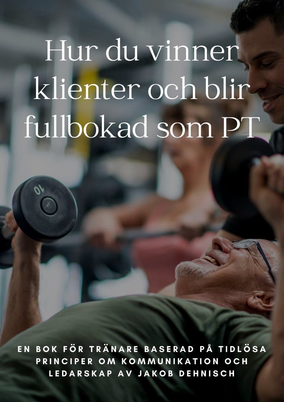 Omslaget till e-boken Hur du vinner klienter och blir fullbokad som PT: en tränare hjälper en äldre man med hantlar